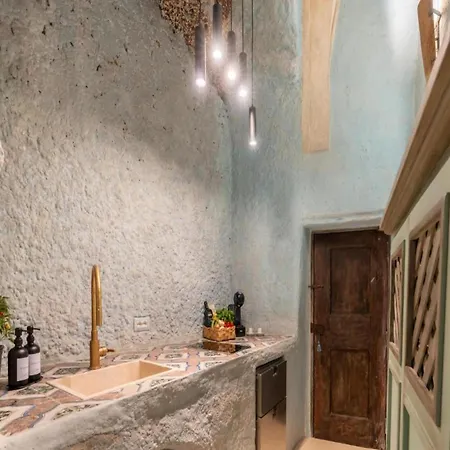- Margherita Amalfi